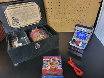 Street Fighter 25th Anniversary Box and Mini Arcade Machine