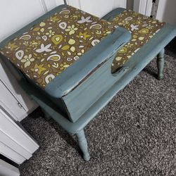 Vintage Style Distressed Wooden Step Stool/Bench With Storage