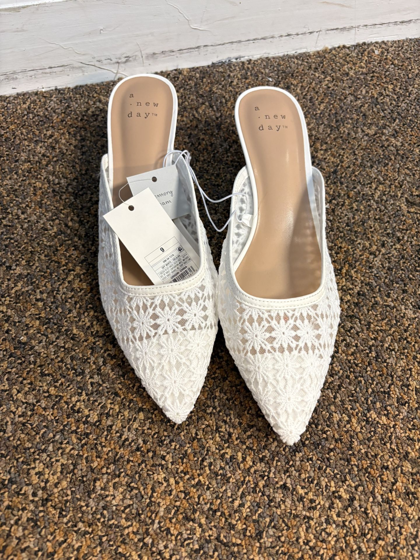 Delilah Floral Embroidered Mule Heels size 9