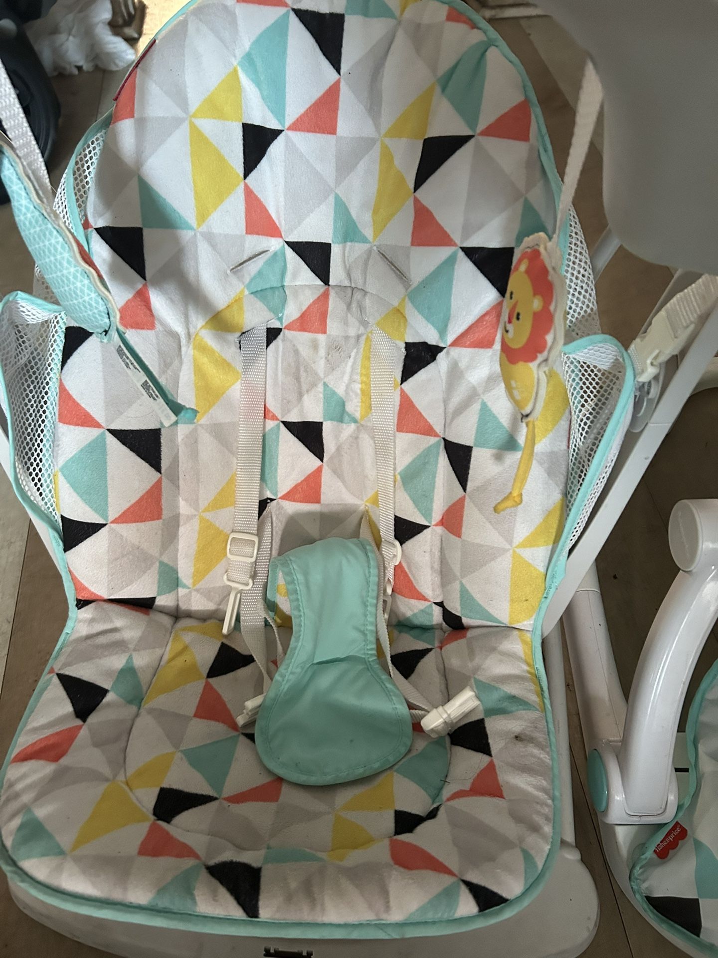 Fisher Price Portable Baby Chair- Sit Me Floor Seat And Swing
