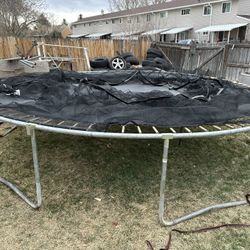 Trampoline With Sprinkler Net