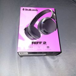 Skullcandy RIFF 2 Headphones NEVER OPENED