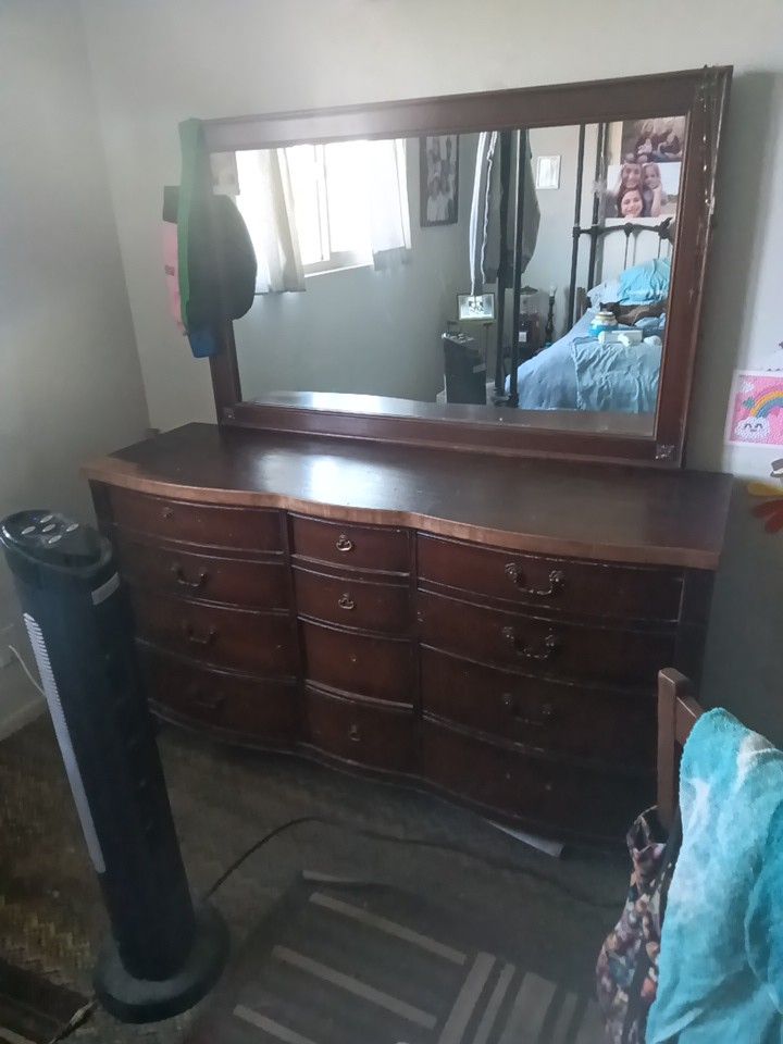 Vintage 12 Drawer Dresser With Mirror