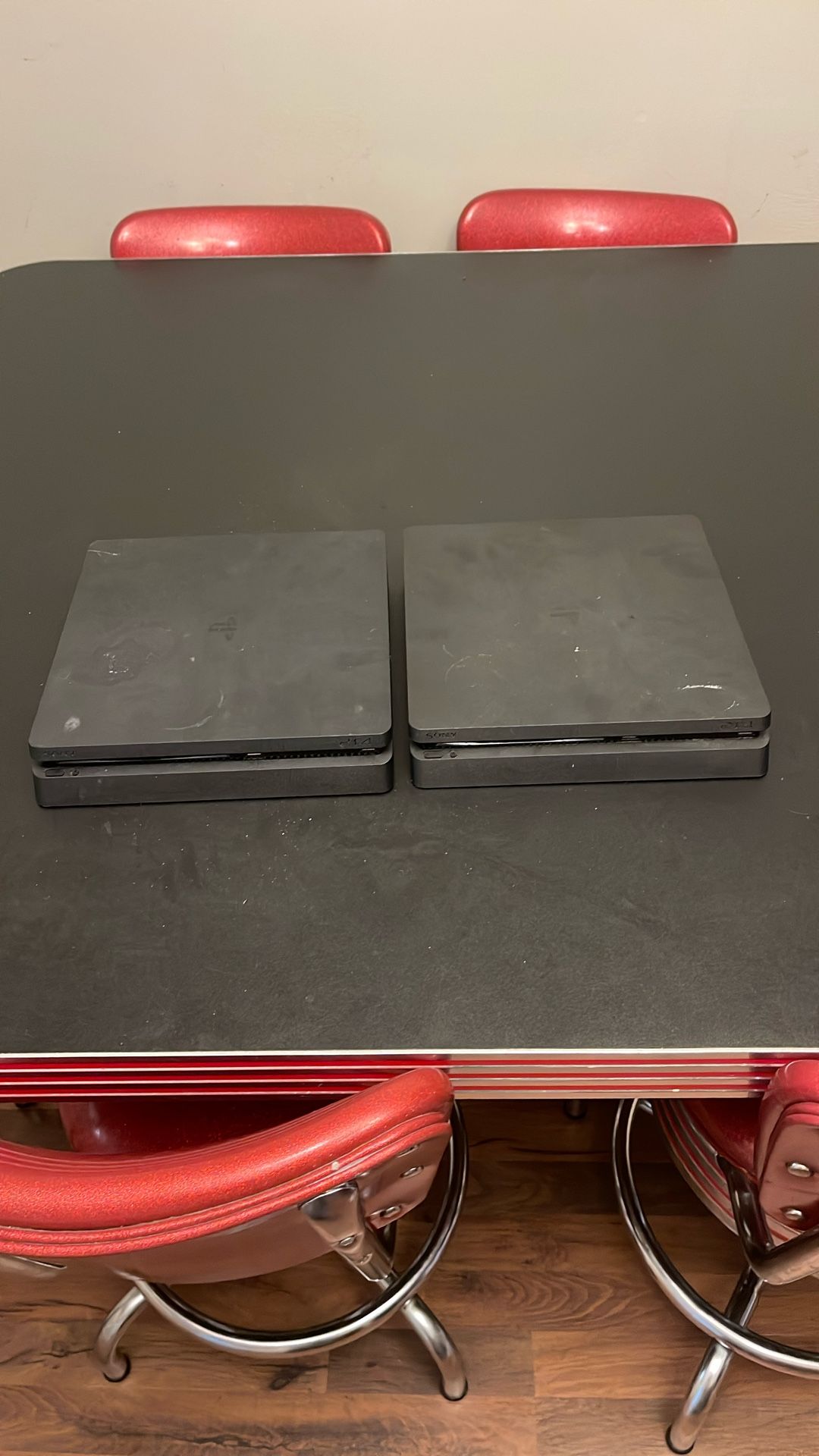 2 ps4’s