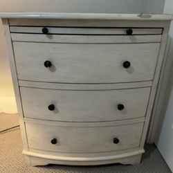 Set of 2 Accent Chests with a Brushed ivory Finish and Pull-Out Tray