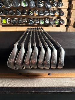 Golf iron set
