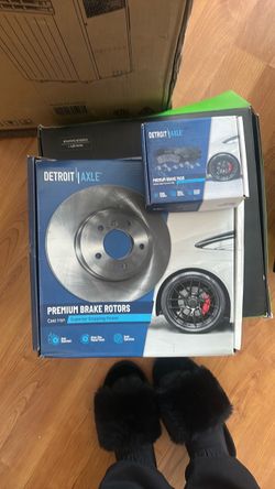 Detroit Axle Premium Brake Rotors and Brake Pads
