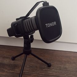 USB Condenser Gaming Microphone - Plug & Play w/ Tripod & Pop Filter