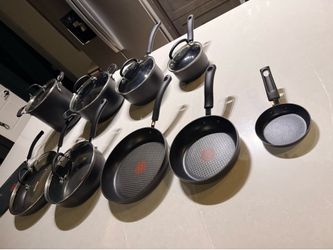 T-fal Nonstick 17-Piece Cookware Set — $135