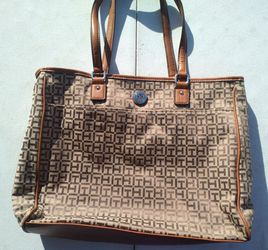 Tommy Hilfiger Purse 👛