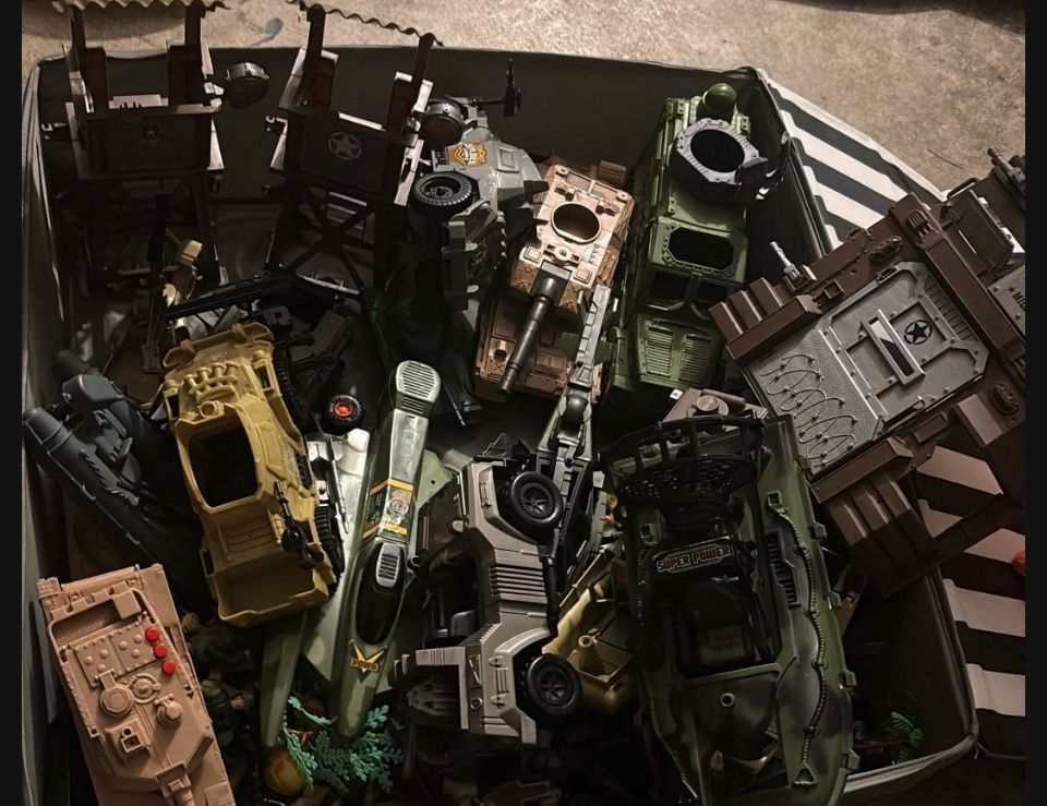 Army Toys And Solders 