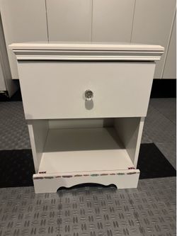 White Nightstand with Drawer – Bedroom End Table