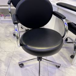 Round Adjustable Chairs 