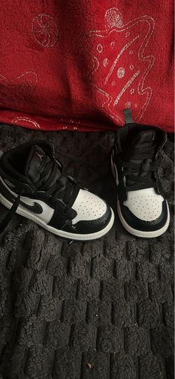 Air Jordan 1 Mid Toddler Sneakers