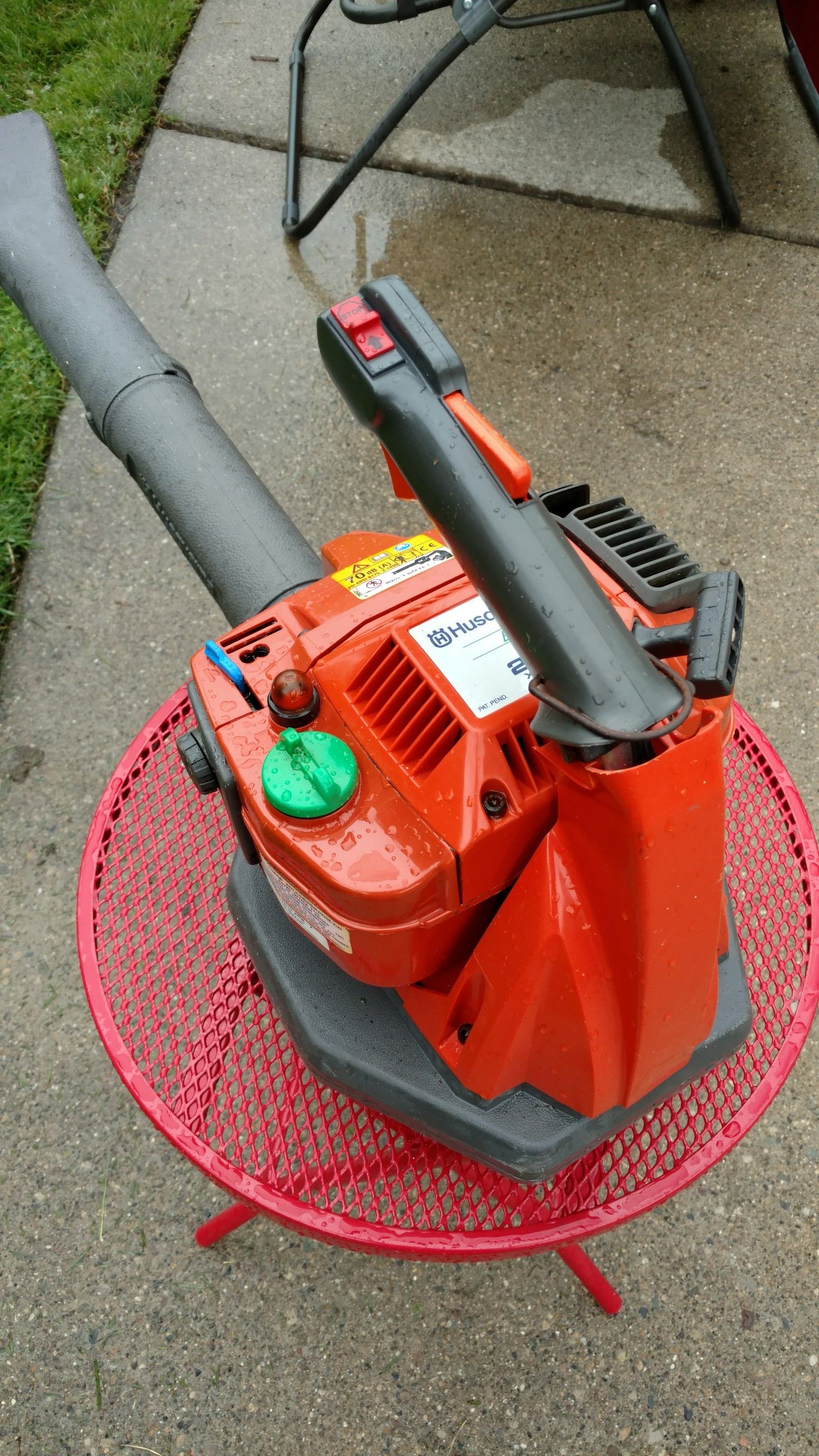 Husqvarna 225 B blower E-Tec very good shape like new runs excellent