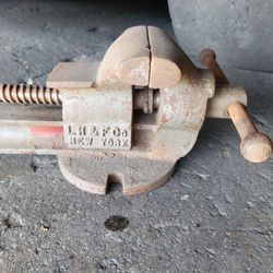 LH & F Co. New York No. 29 Bench Vise Made In U.S.A. Vice Tool Metal Wood Tools