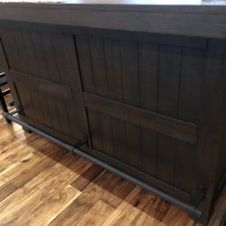 Bar And 4 Seats 