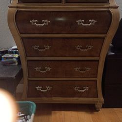 2 Dressers and 2 Night Stands