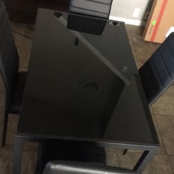 Brand New 5 Piece Kitchen Table Set / Glass Table / Dining Table + 4 Chairs / New In 📦/ Price Is Firm / Pick Up Only  