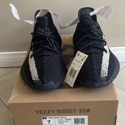 Yeezy boost 350 v2 oreo size 7