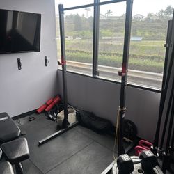 Squat Rack And Pull-Up Bar