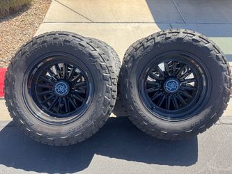 Chevy GMC Silverado Sierra rims/tires 20” Nitto Recon AT 35/12.5/20 8 lug