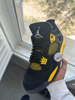 Jordan 4 thunder size 12