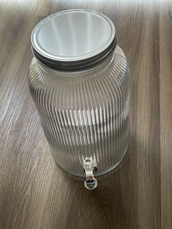 New! 1.5 Gallon Glass Liquid Dispenser with Silver Spigot $10