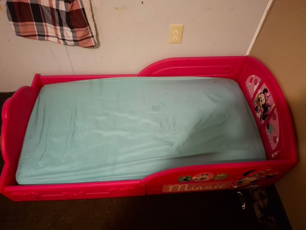 Minnie Mouse Toddler Bed With Mattress 