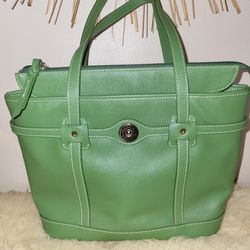 Dooney & Bourke Green TOTE with Inner Pockets Like New