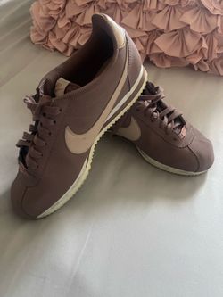 Tenis Nike size 9.5 used