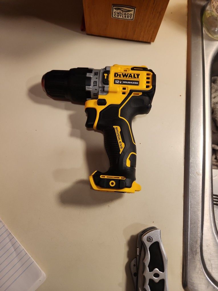 DEWALT 12V BRUSHLESS HAMMER DRILL