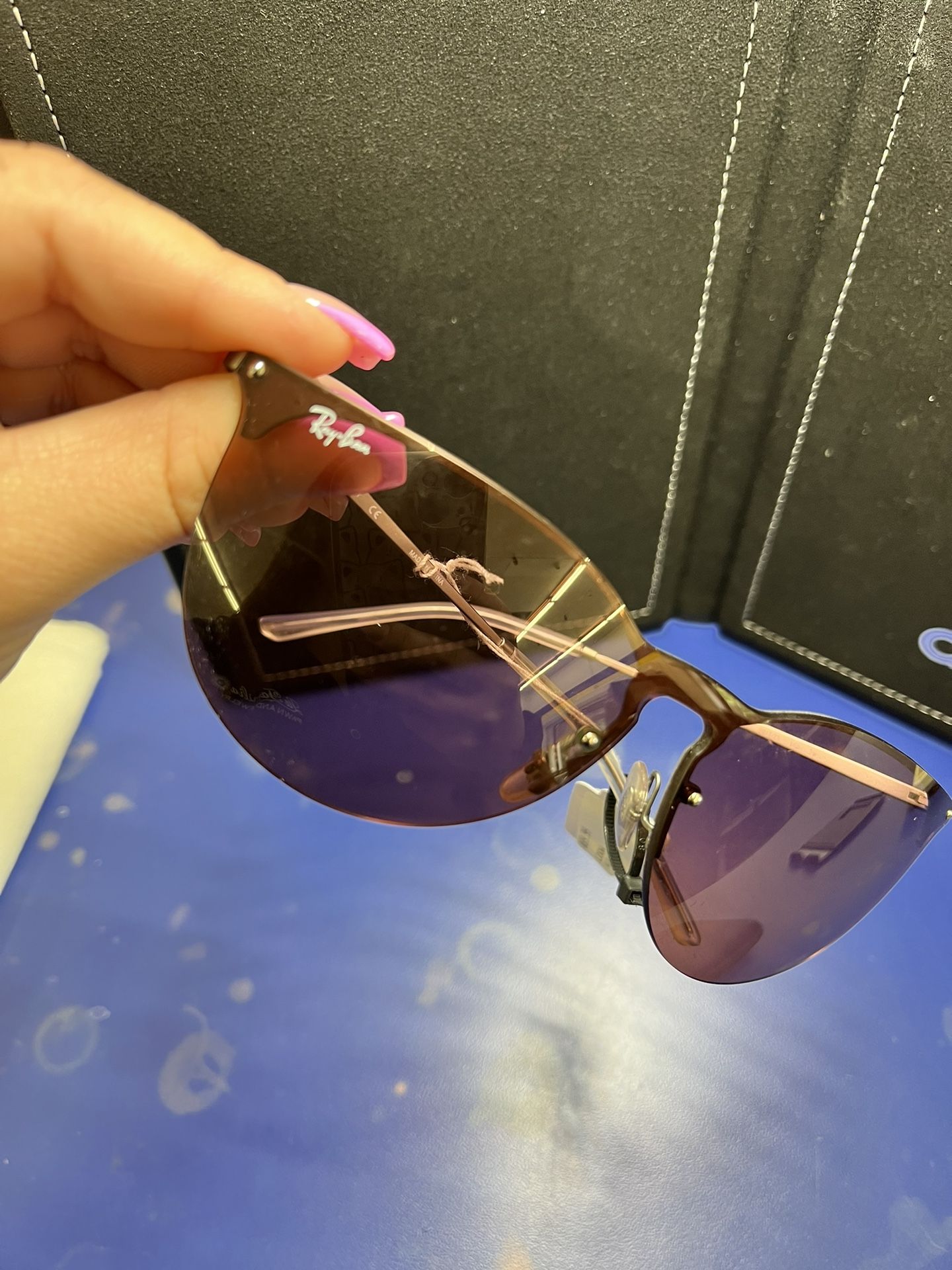 Pink/purple Ray Bans