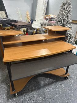 Computer table
