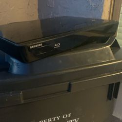 Samsung - Blue Ray Home Theater System HT -BD1250