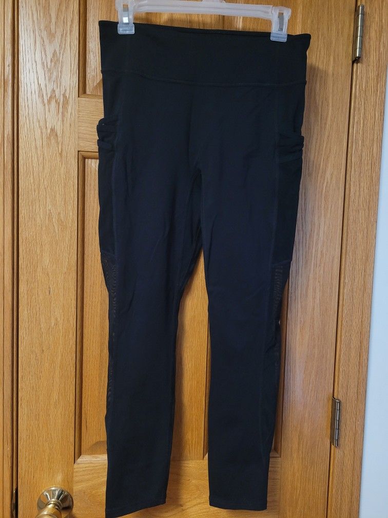 Motion 365 Made By Fabletics Leggings With Inside Pocket. Size Medium. Black. With Mesh Side Pockets