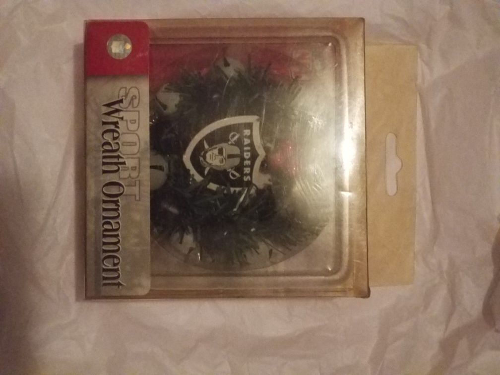 Oakland raiders Christmas wreath ornament