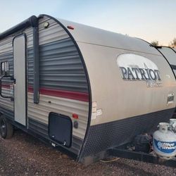 2019 Patriot 20 ft rear slide bunkhouse sleeps 8