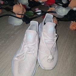 Adidas Woman's Shoes Size 8.5 (No Box)