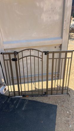 Child or pet gate