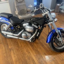 2001 Suzuki VZ800