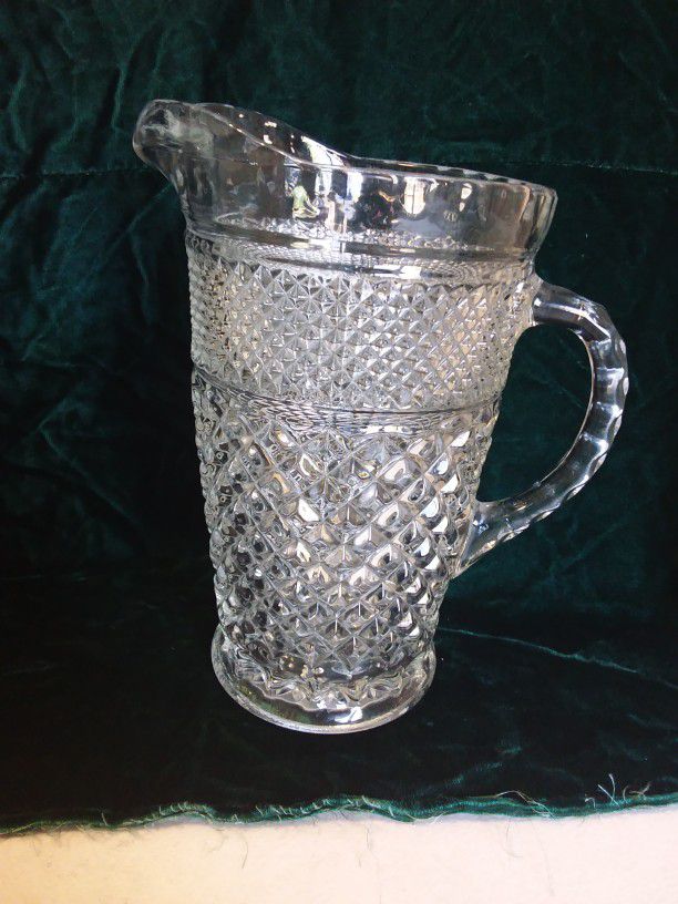 VINTAGE WEXFORD ANCHOR HOCKING DIAMONG PITCHER, 64 OZ.