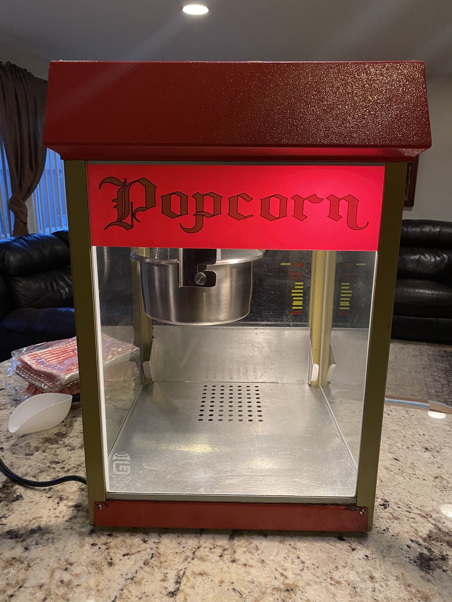 Gold Medal Popcorn Machine With Scooper and Bags
