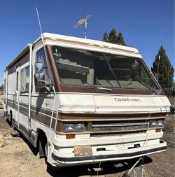 1984 Coachmen Class A Motorhome, Chevy P30, 454 V8, Onan Genset, Runs