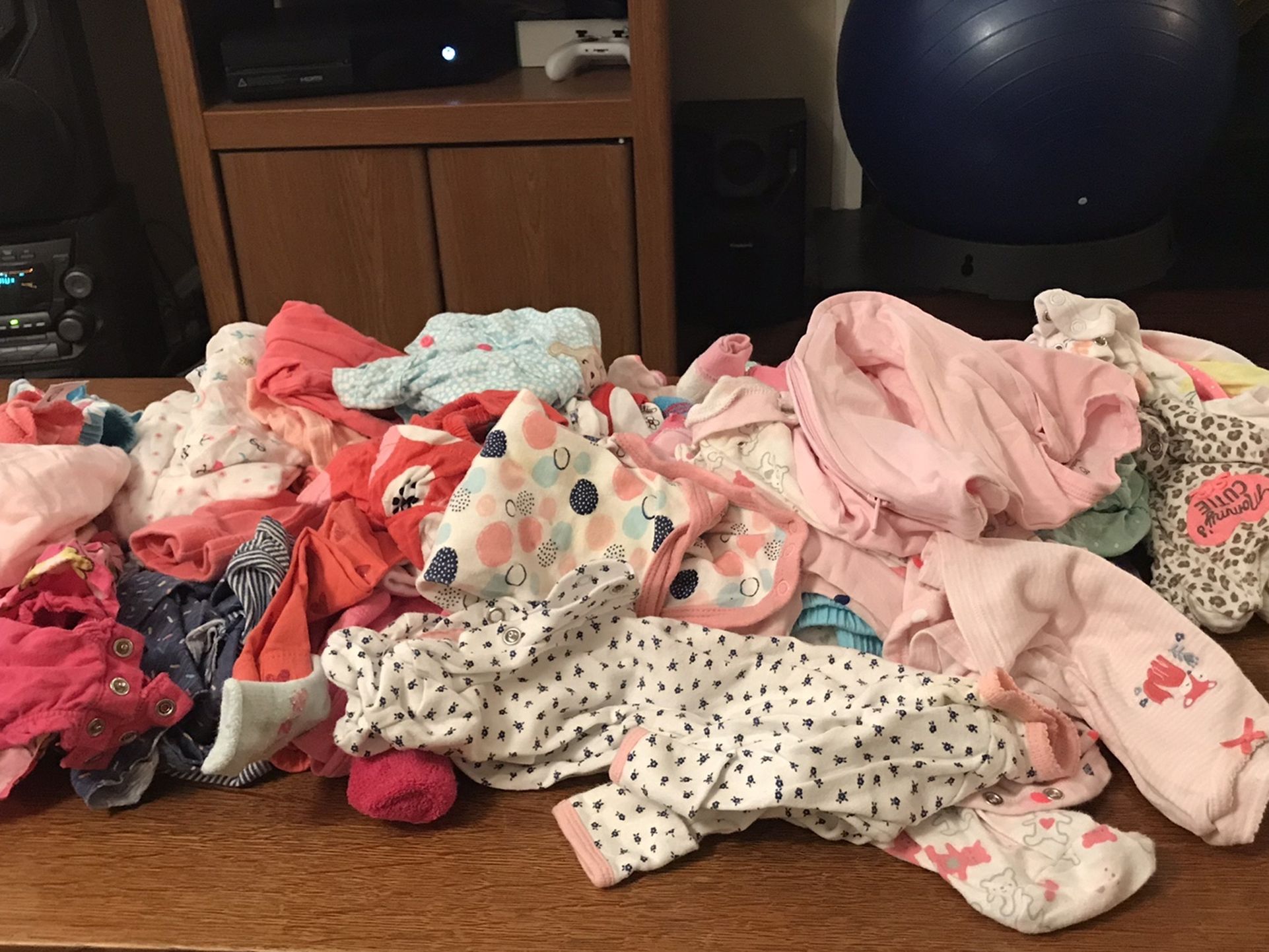 Lot Of Baby Girl Clothes NB-3months