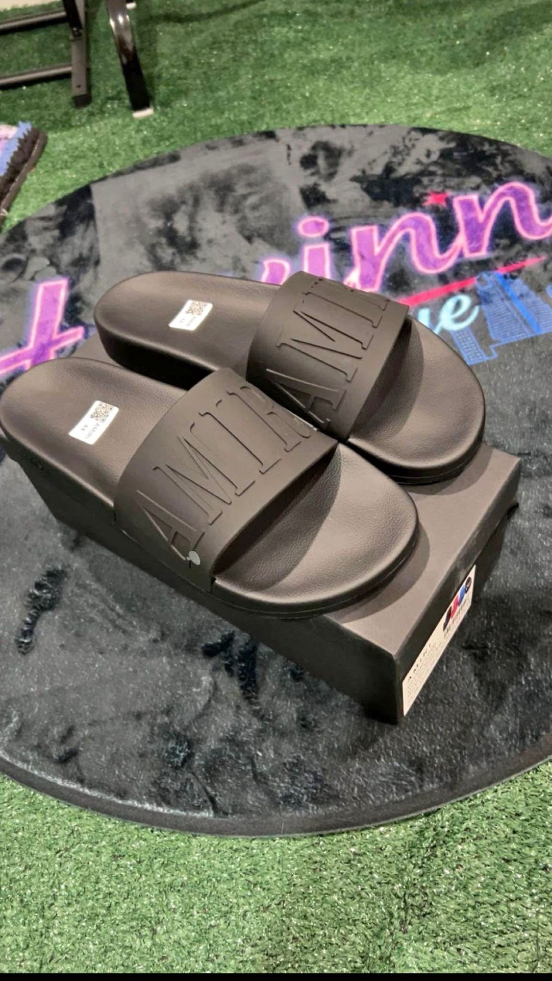Amiri Slides