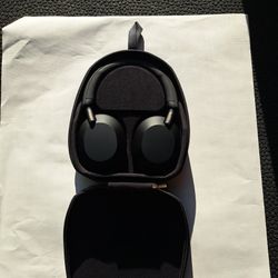 Sony WH1000XM5 Noise Canceling Headphones