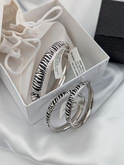 Gorgeous 🦓925 Sterling Silver Zebra Print bangle and Hoop Earrings Set.