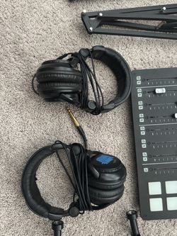 Rodecaster Pro and Sure mics podcast setup