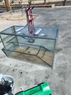 Glass display counter